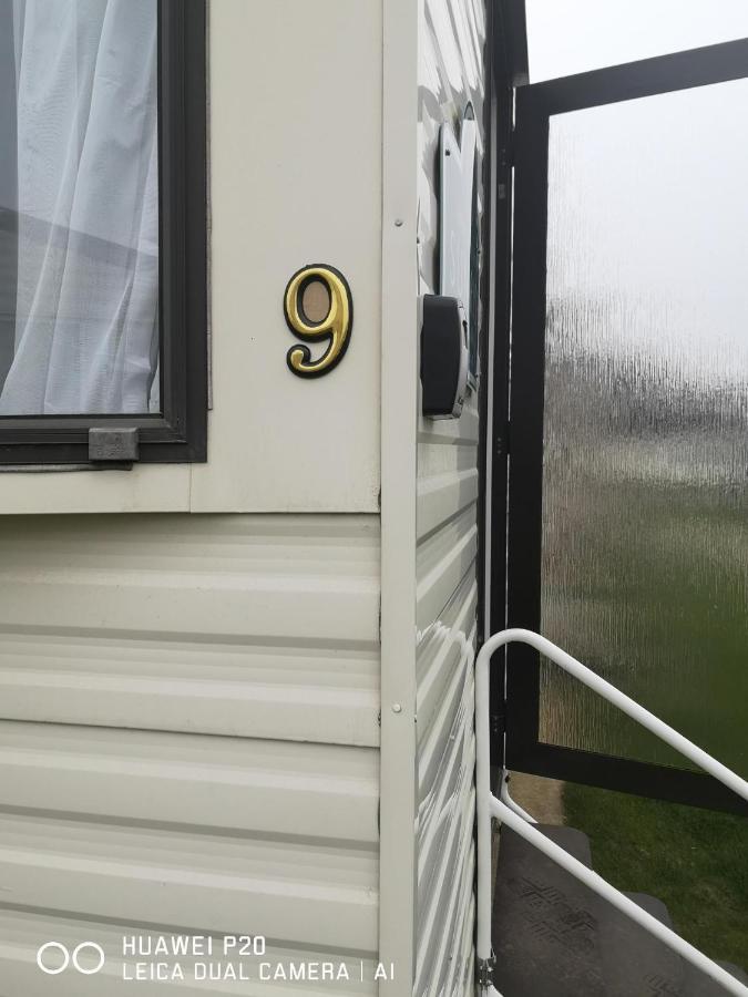 Lovely 2-Bed Caravan In Walton On The Naze Dış mekan fotoğraf