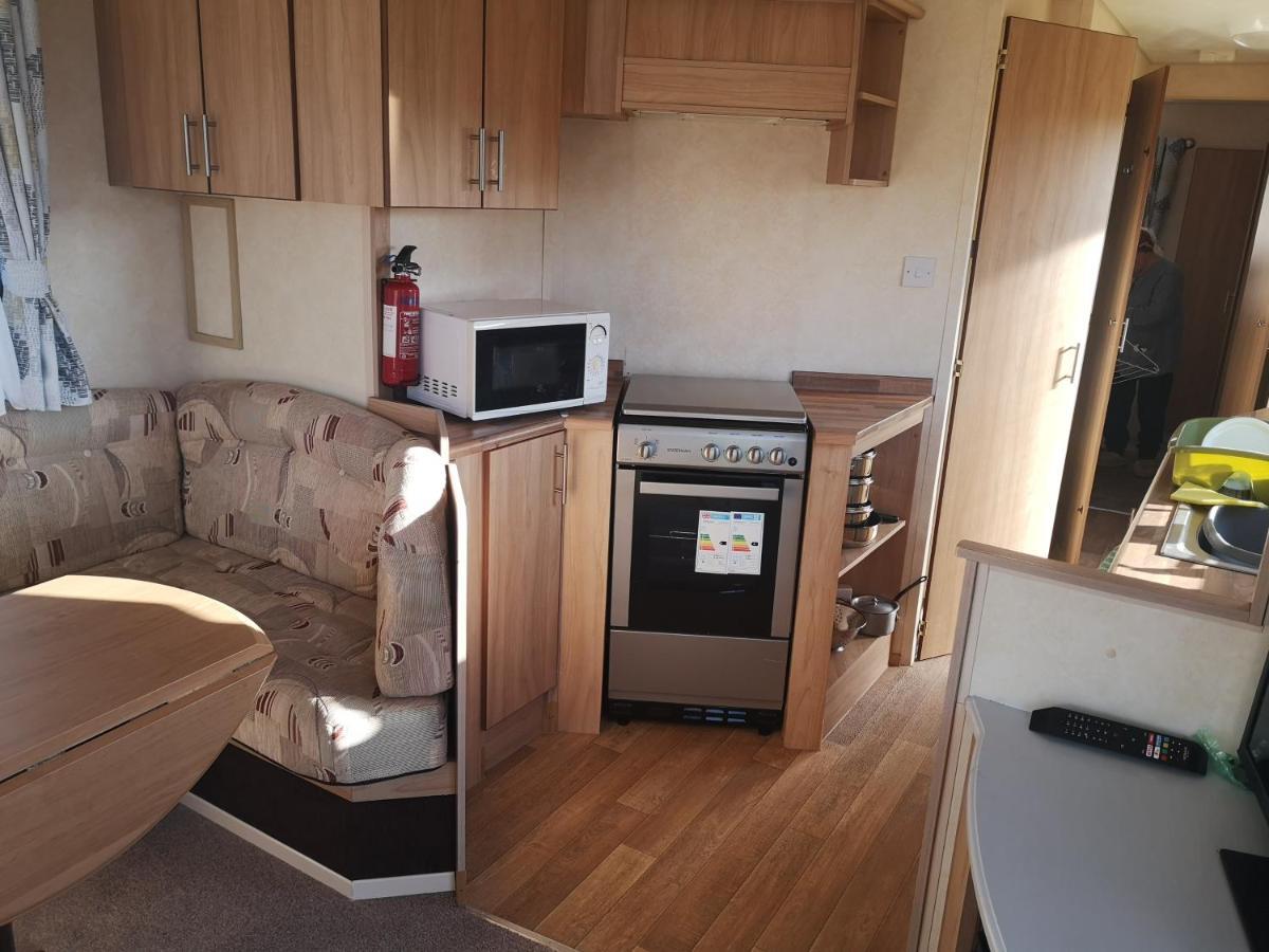 Lovely 2-Bed Caravan In Walton On The Naze Dış mekan fotoğraf