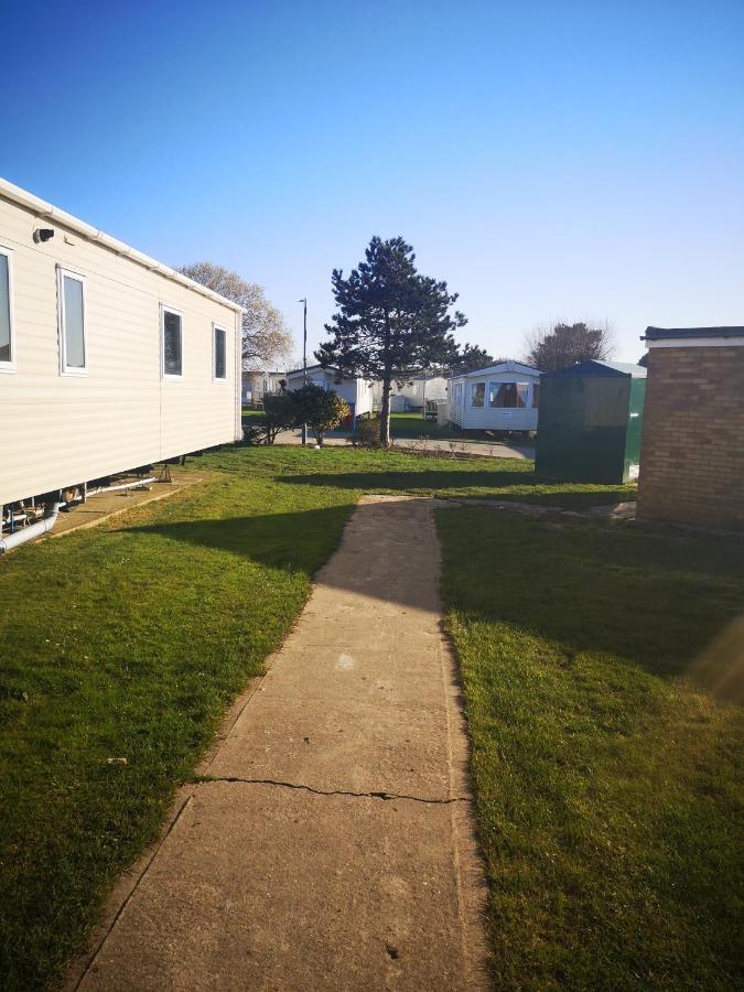 Lovely 2-Bed Caravan In Walton On The Naze Dış mekan fotoğraf